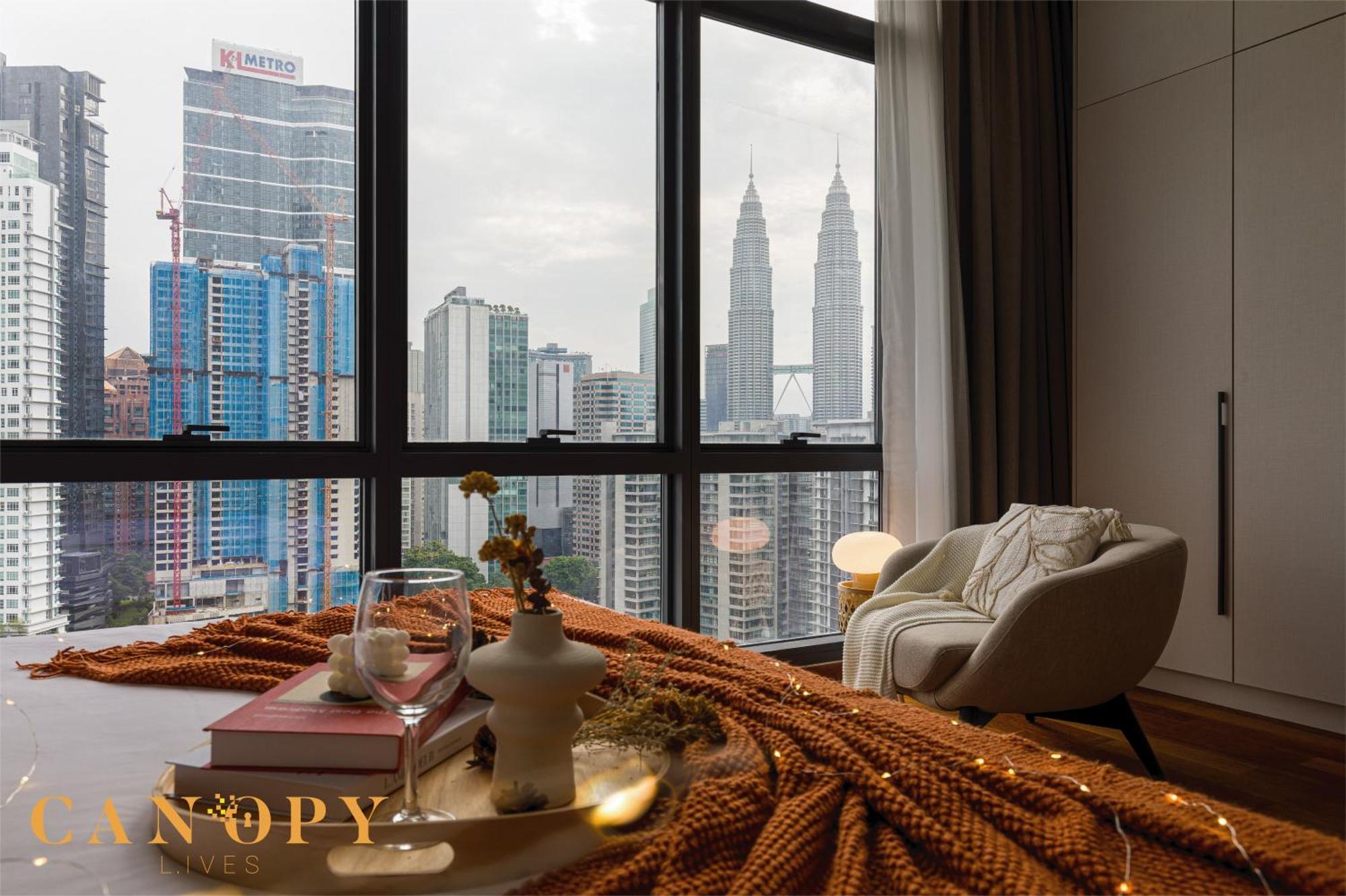 The Manor Serviced By Canopy Lives