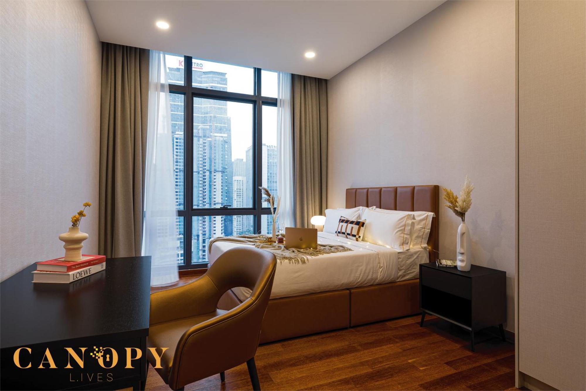 The Manor Serviced By Canopy Lives
