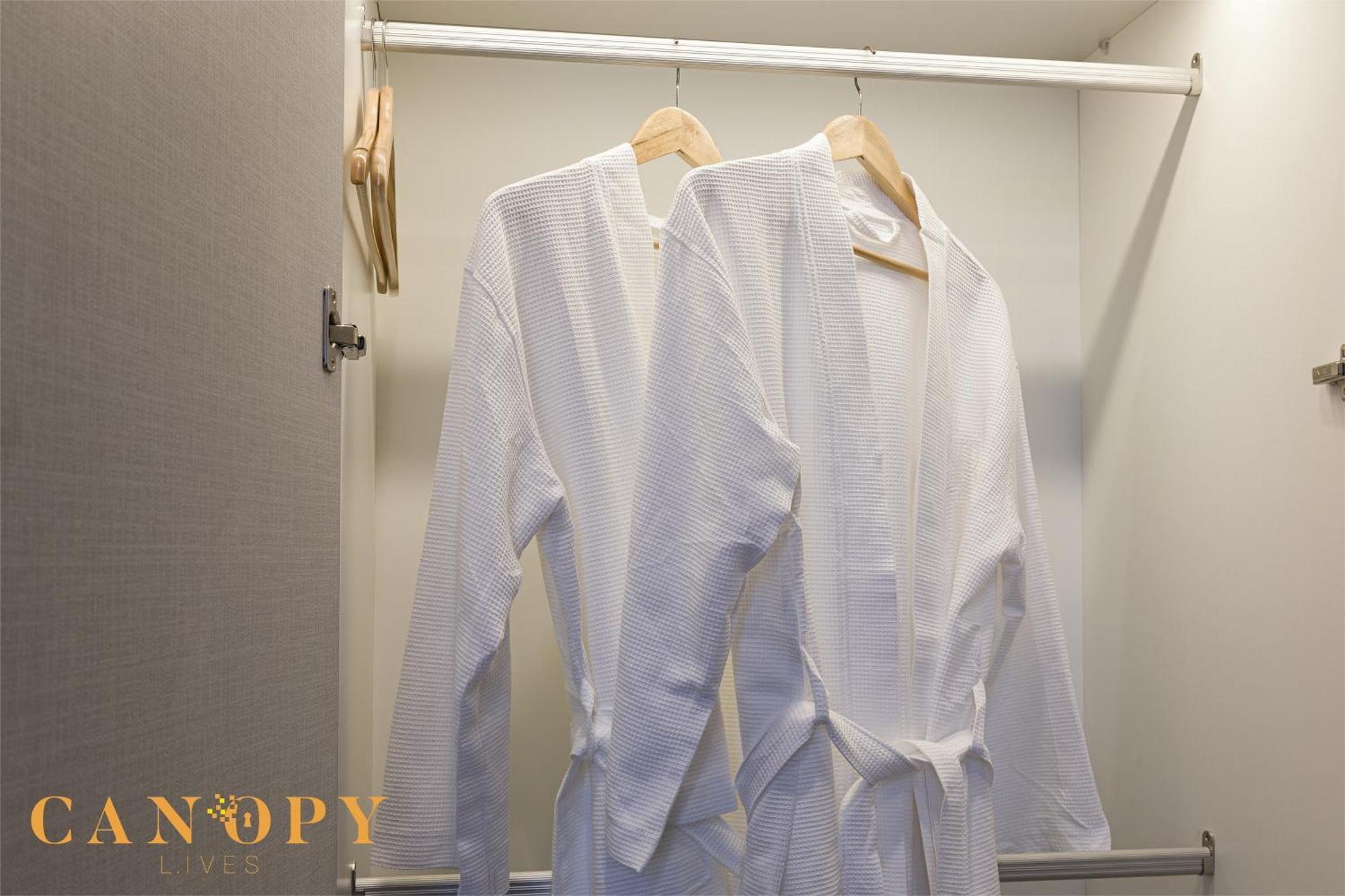 The Manor Serviced By Canopy Lives *