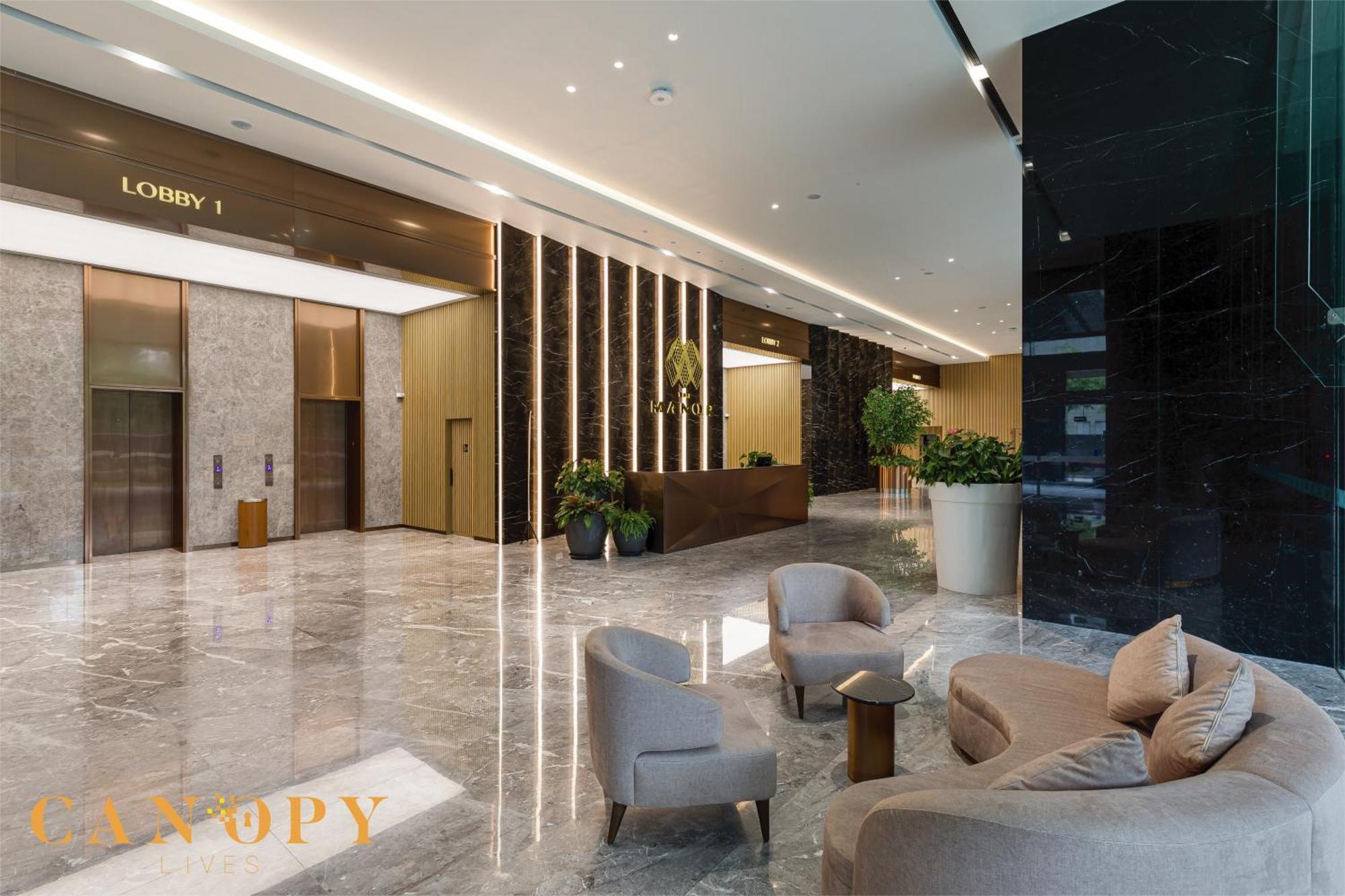 The Manor Serviced By Canopy Lives