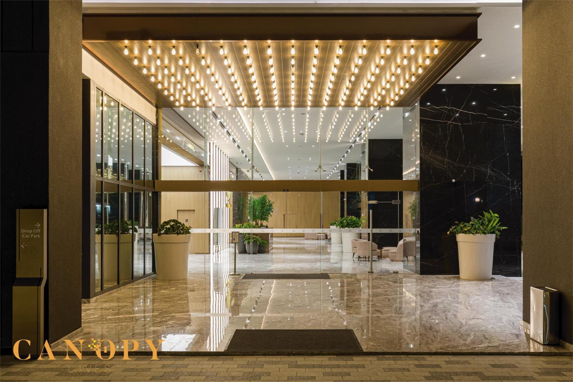 The Manor Serviced By Canopy Lives *
