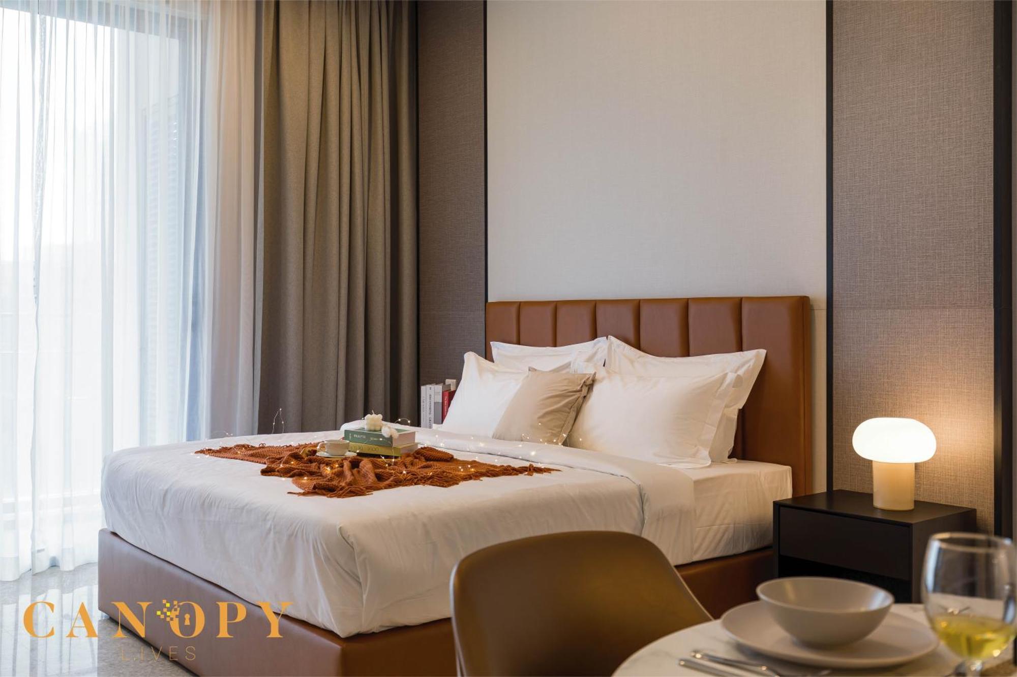 The Manor Serviced By Canopy Lives *