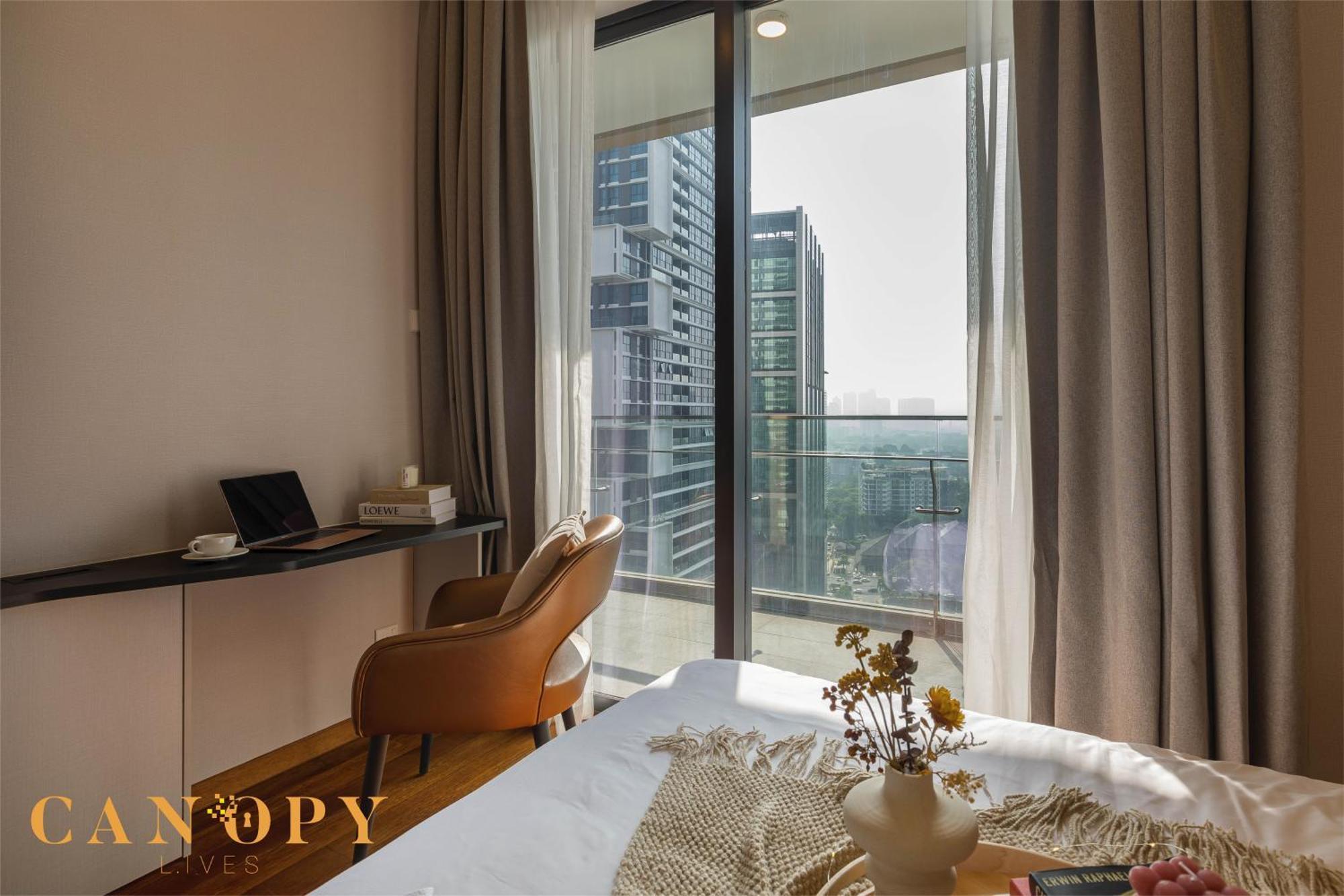 The Manor Serviced By Canopy Lives *