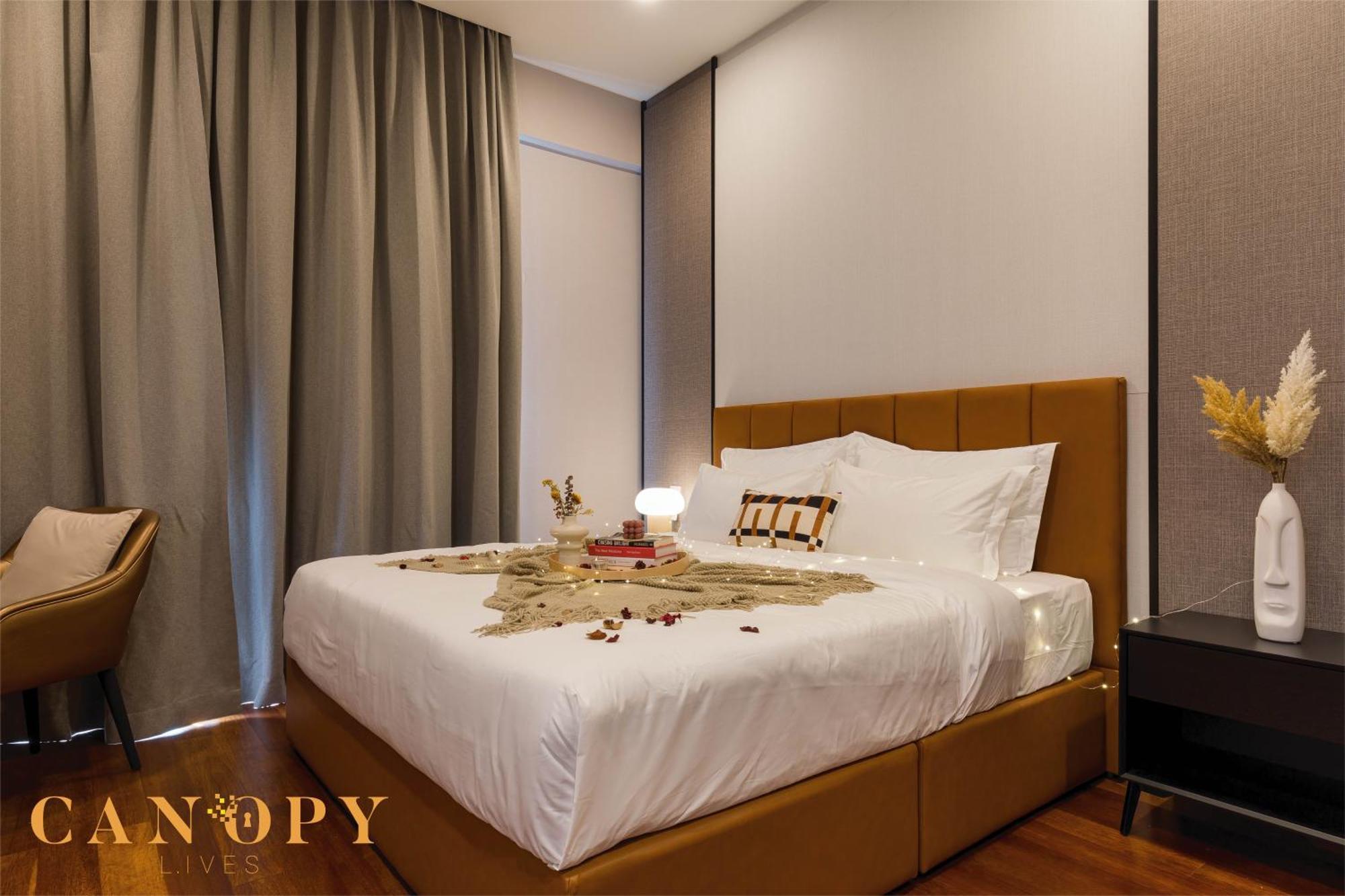 The Manor Serviced By Canopy Lives