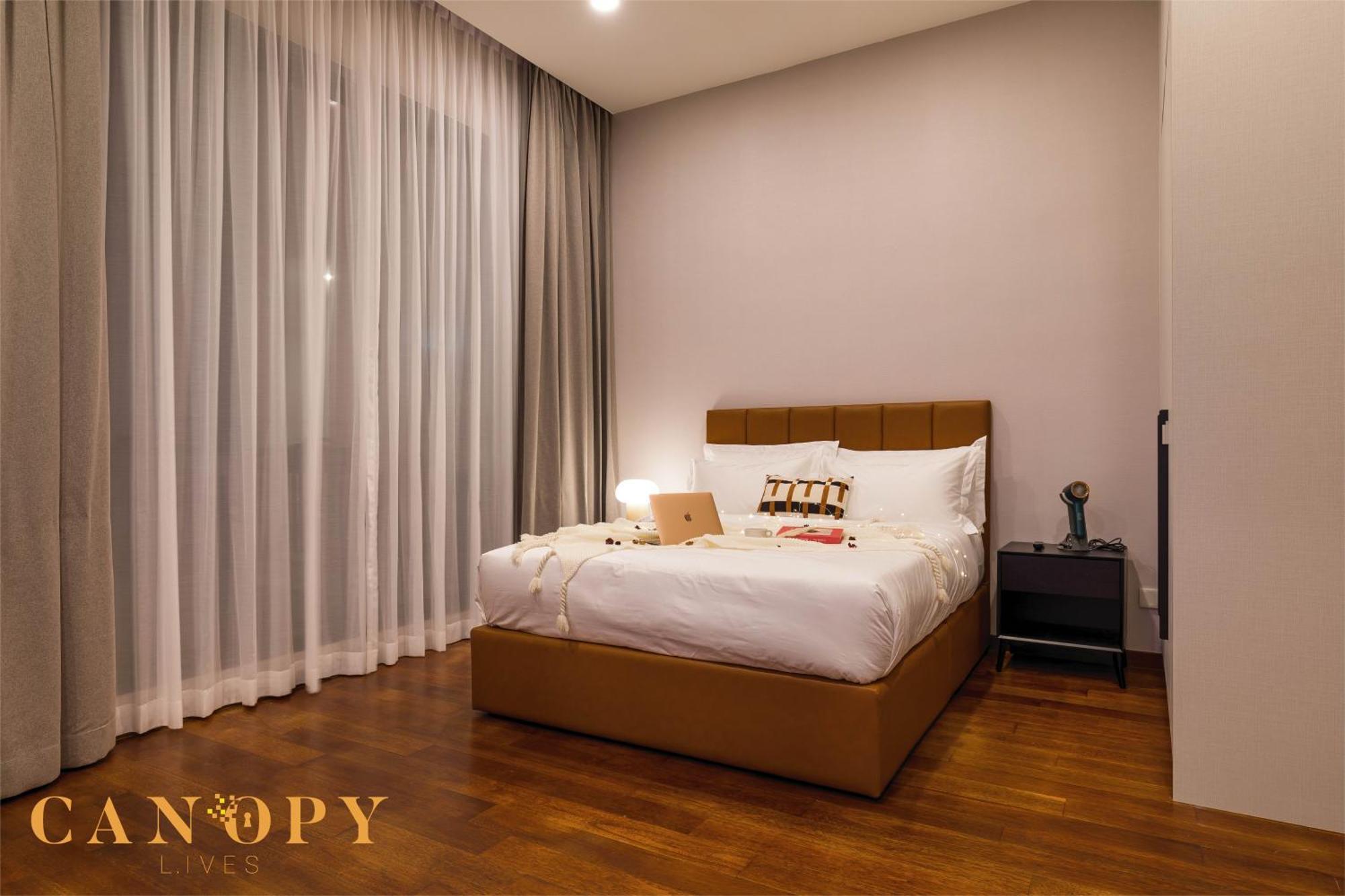 The Manor Serviced By Canopy Lives *